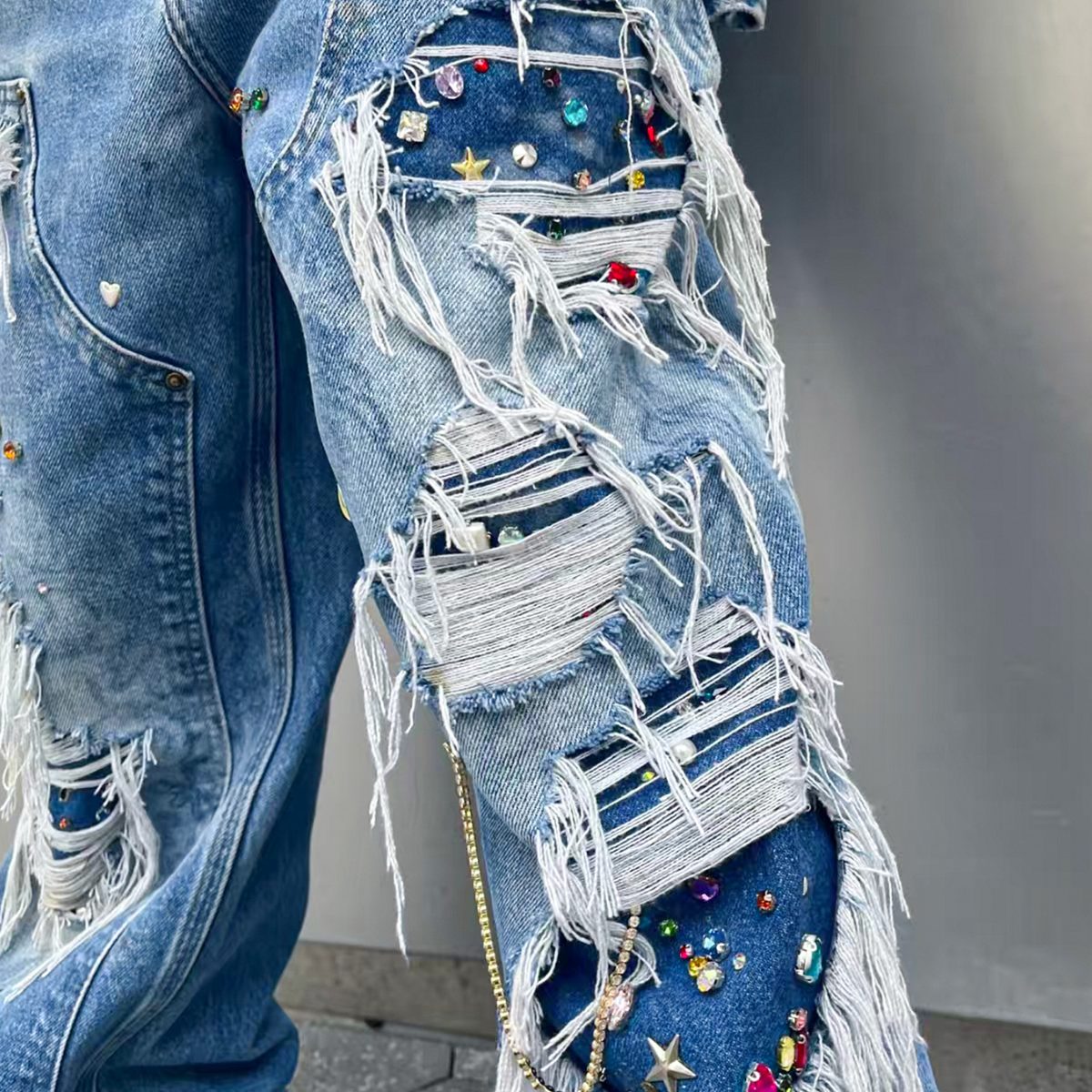 Distressed wash on garment